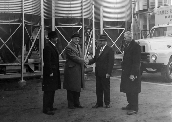 1950 - Kingmans photo of Kingmans